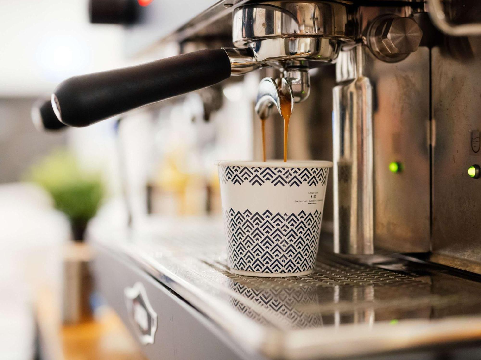 풀먼 브리즈번 공항 호텔 외부 사진 Espresso machine