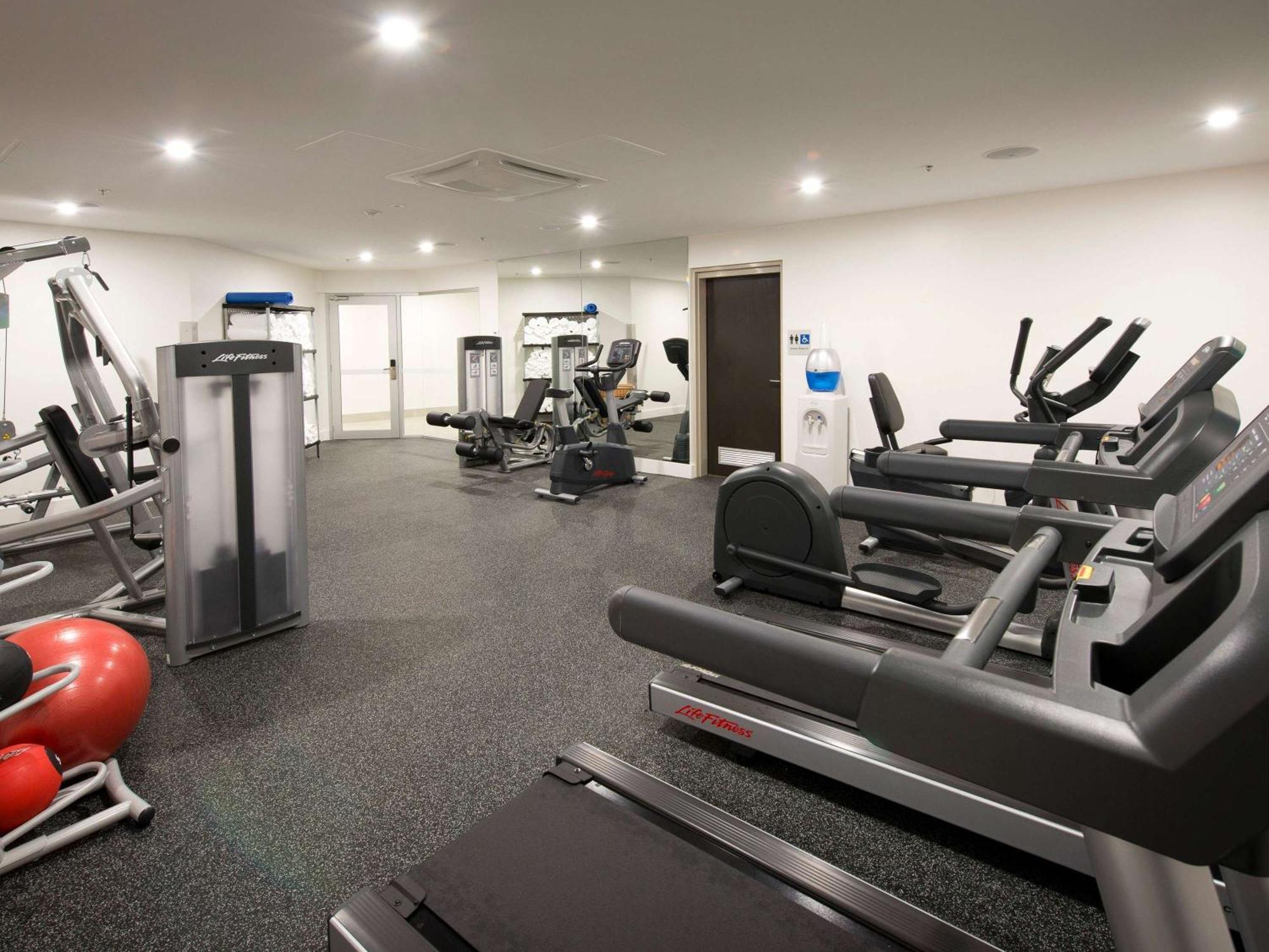 풀먼 브리즈번 공항 호텔 외부 사진 The gym at the hotel