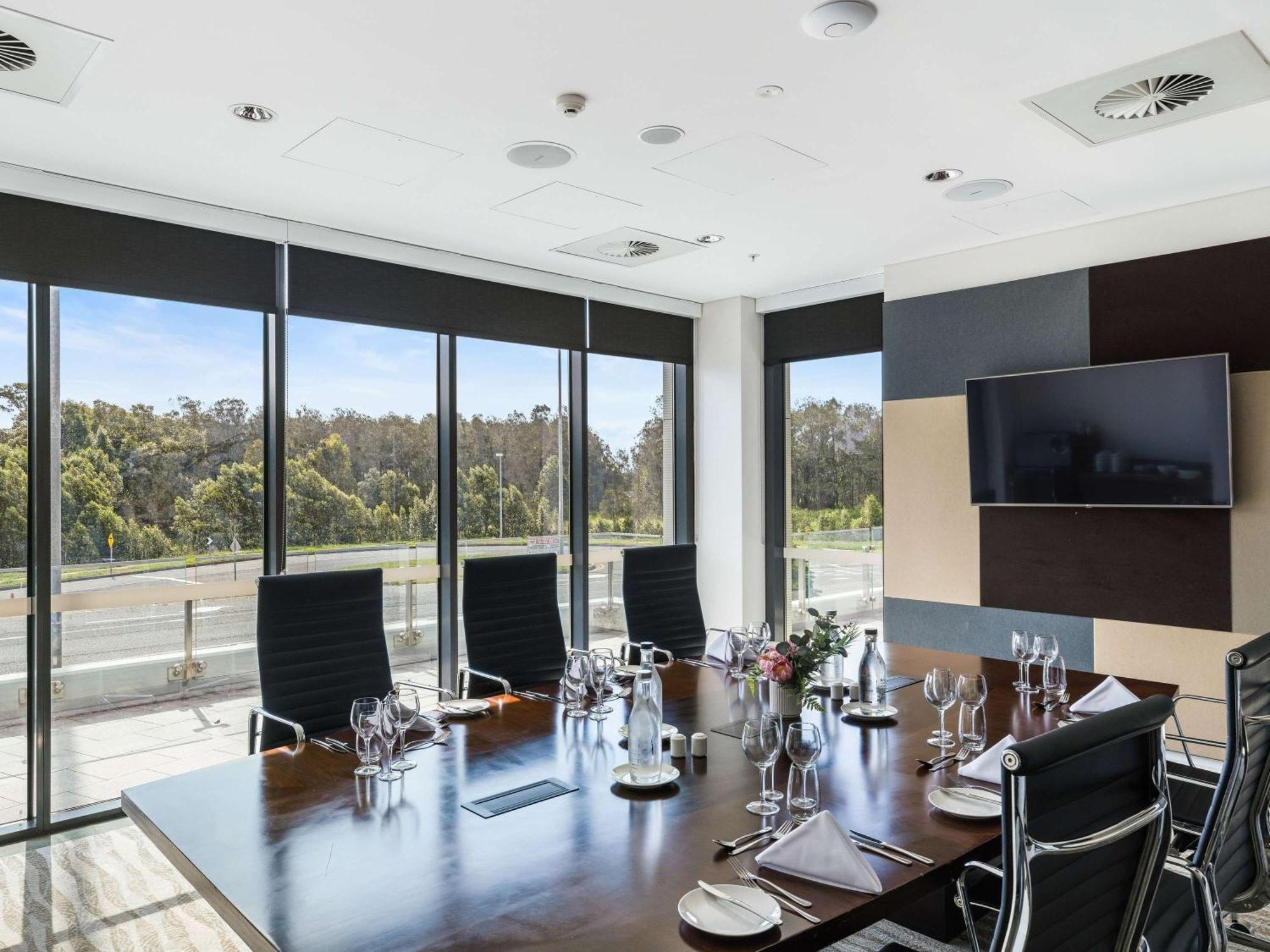 풀먼 브리즈번 공항 호텔 외부 사진 Boardroom at the National Arboretum, Canberra
