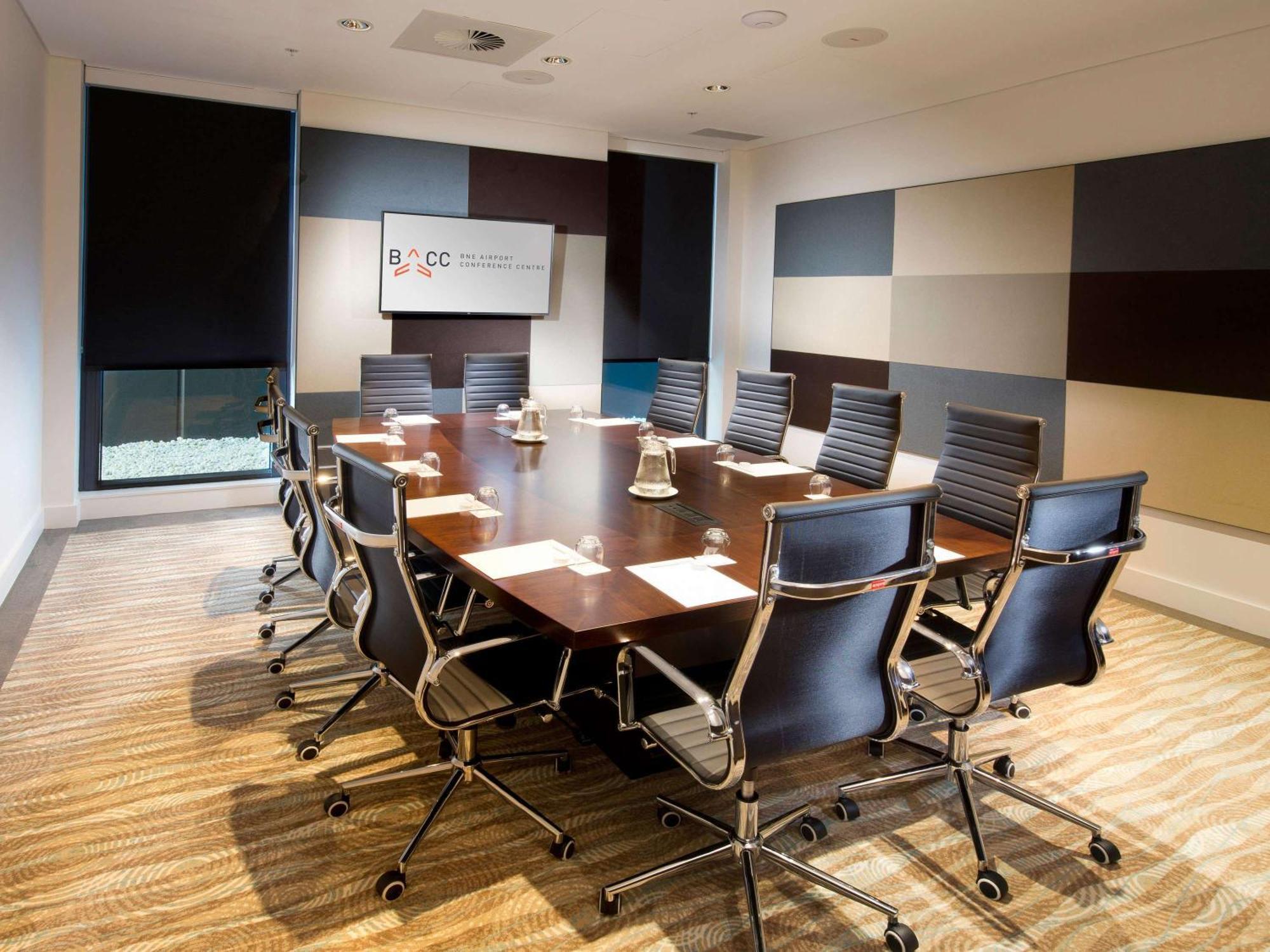 풀먼 브리즈번 공항 호텔 외부 사진 A meeting room at the ACC Liverpool Group