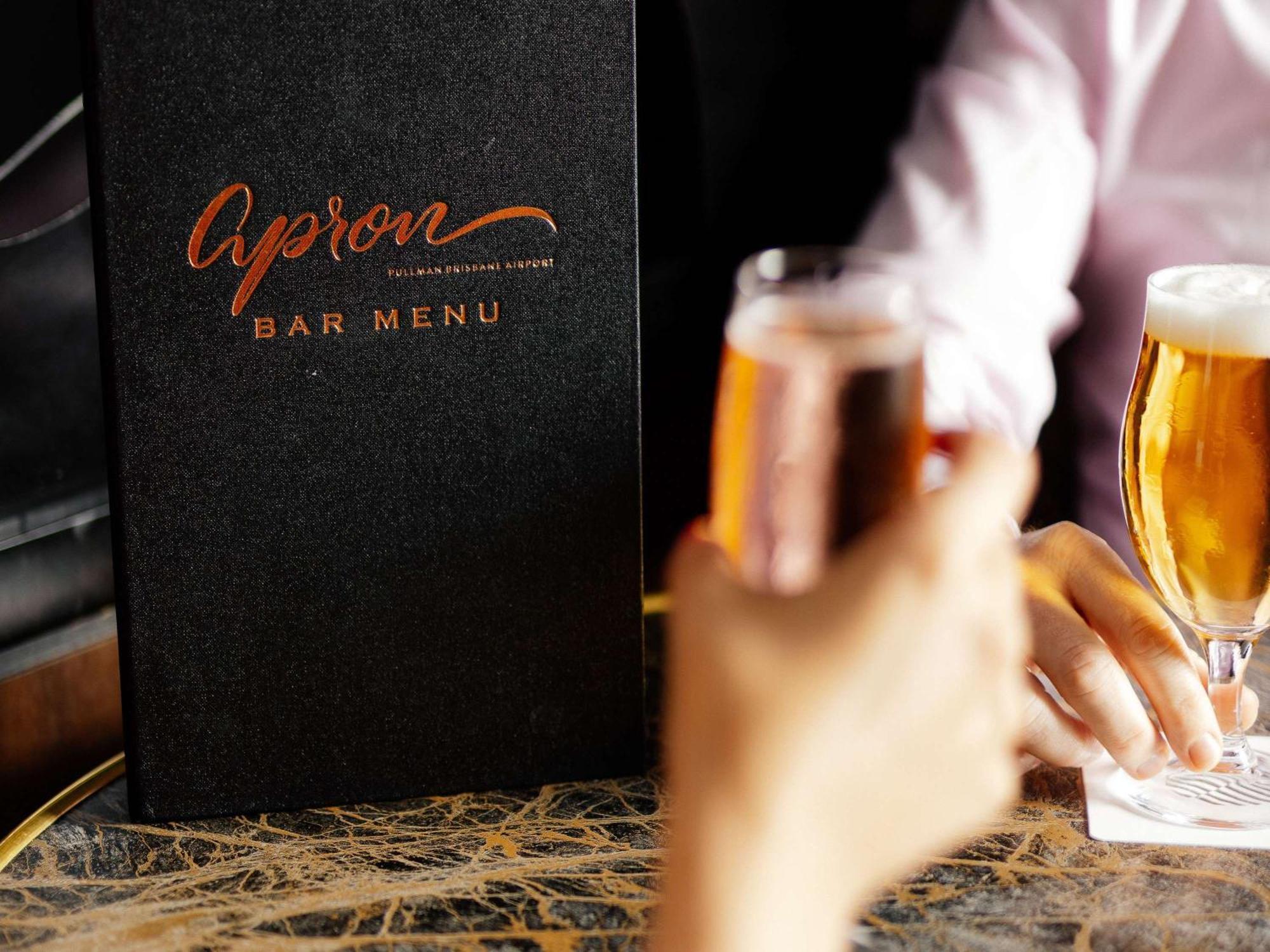 풀먼 브리즈번 공항 호텔 외부 사진 A bar menu